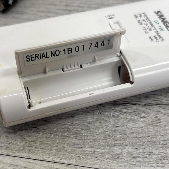 Sangean DT-120 AM/FM Stereo PLL Synthesized Pocket Receiver White - Tested - Picture 5 of 10